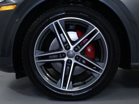Used 2018 Audi SQ5 Premium Plus w/ S Sport Package image 37