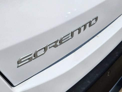 New 2026 Kia Sorento S FWD image 9