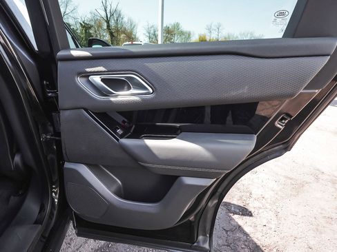 Used 2022 Land Rover Range Rover Velar S AWD/4WD image 12