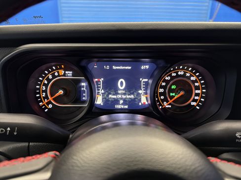 Used 2024 Jeep Gladiator Rubicon w/ Technology Group image 18