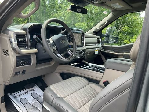 New 2026 Ford F250 Platinum w/ Platinum Plus Package AWD/4WD image 15