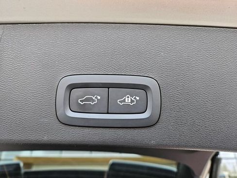 Used 2024 Volvo XC40 Recharge Ultimate w/ Protection Package Premier AWD/4WD image 13