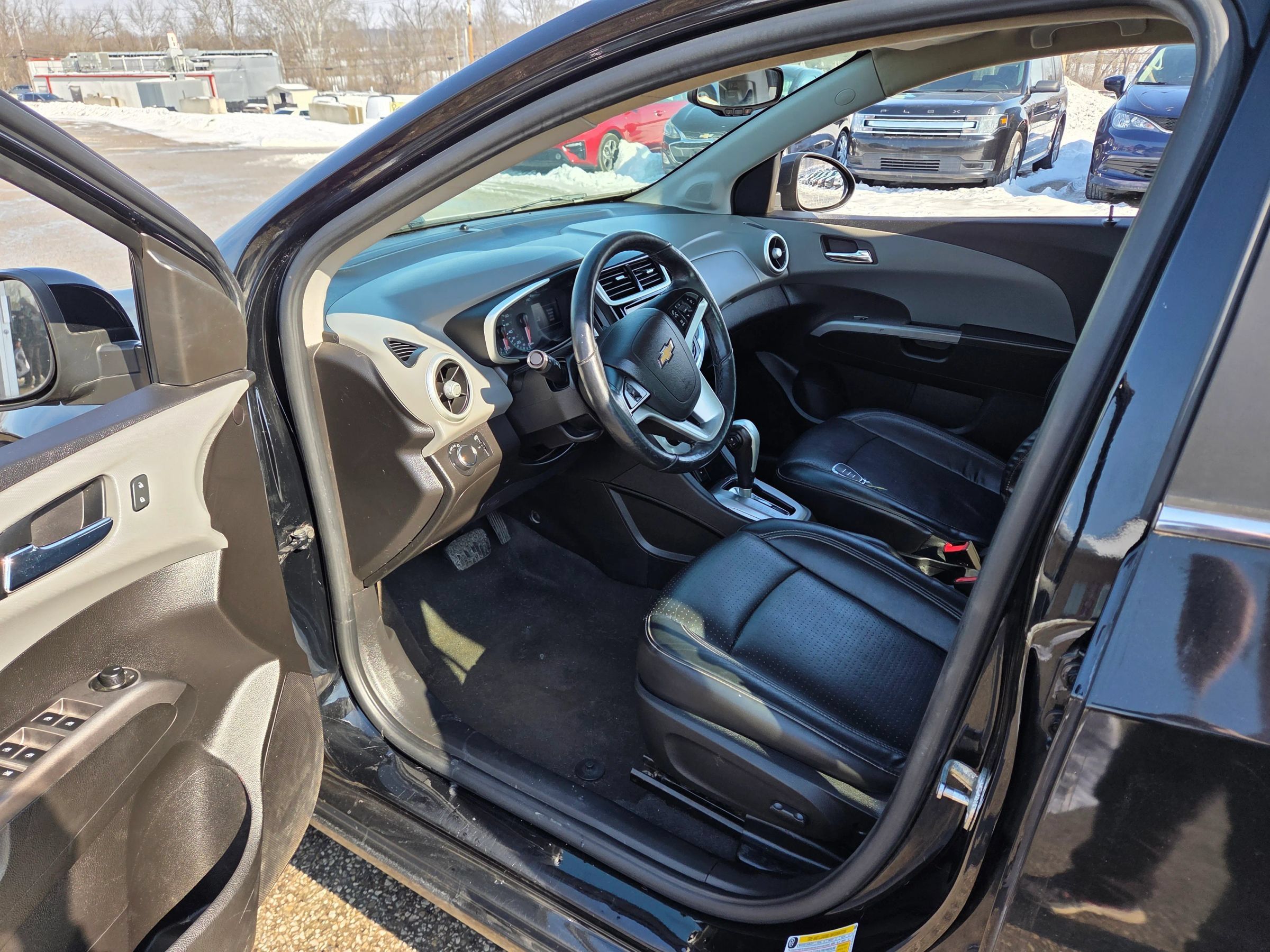 Used 2019 Chevrolet Sonic Premier FWD image 11