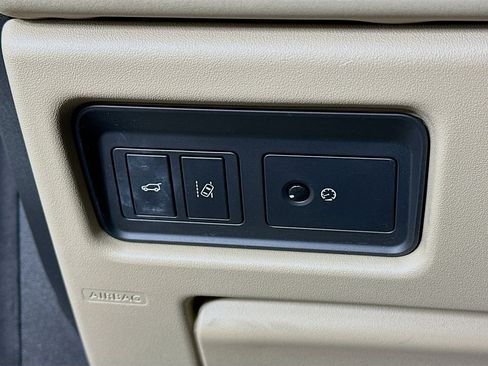 Used 2018 Land Rover Discovery Sport HSE AWD/4WD image 17