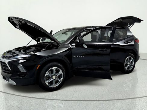 Used 2024 Chevrolet Blazer LT w/ LPO, Floor Liner Package FWD image 9