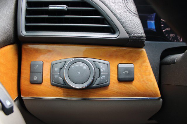 Used 2015 Lincoln MKX FWD w/ Equipment Group 102A image 36