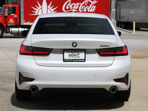 Used 2022 BMW 330i Sedan w/ Premium Package RWD image 11