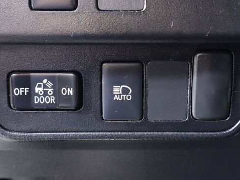 Used 2020 Toyota Tacoma SR5 image 11