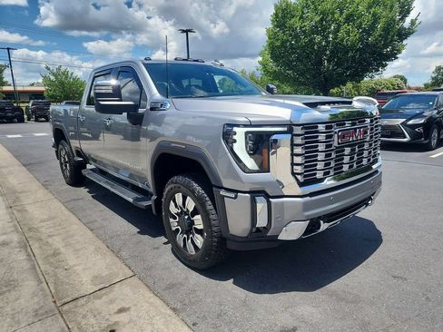 Certified 2025 GMC Sierra 2500 Denali w/ Denali Reserve Package AWD/4WD image 2