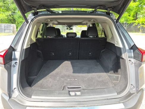 Used 2023 Nissan Rogue SV w/ SV Premium B Package AWD/4WD image 9