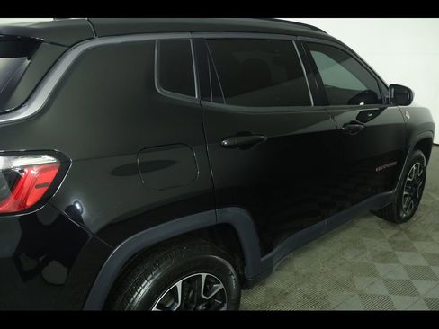 Used 2021 Jeep Compass Trailhawk w/ Sun and Sound Group image 17