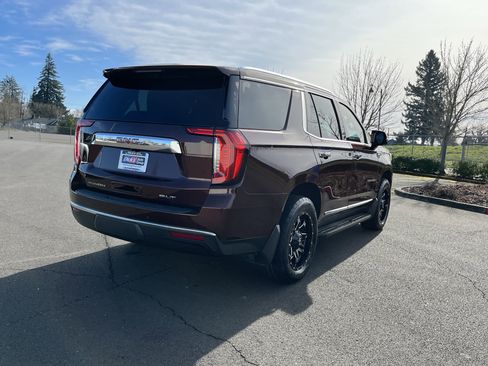 Used 2022 GMC Yukon SLT w/ SLT Luxury Package image 5