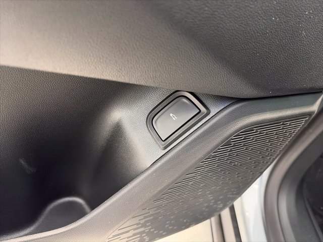 New 2027 Chevrolet Equinox LT w/ Convenience Package II FWD image 10