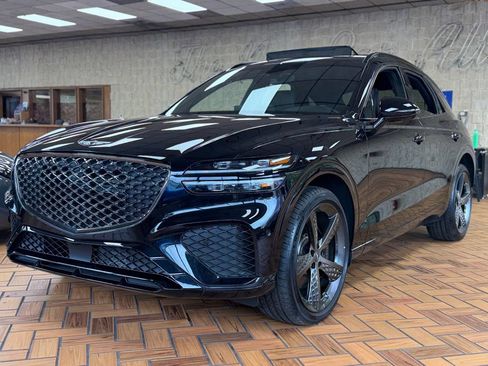 Used 2025 Genesis GV70 3.5T Sport w/ Sport Advanced Package AWD/4WD image 4