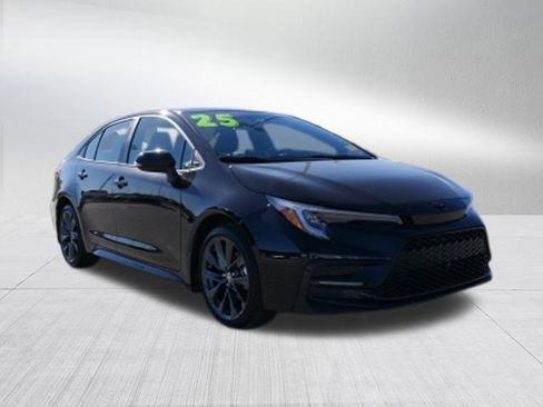 Used 2025 Toyota Corolla SE image 9
