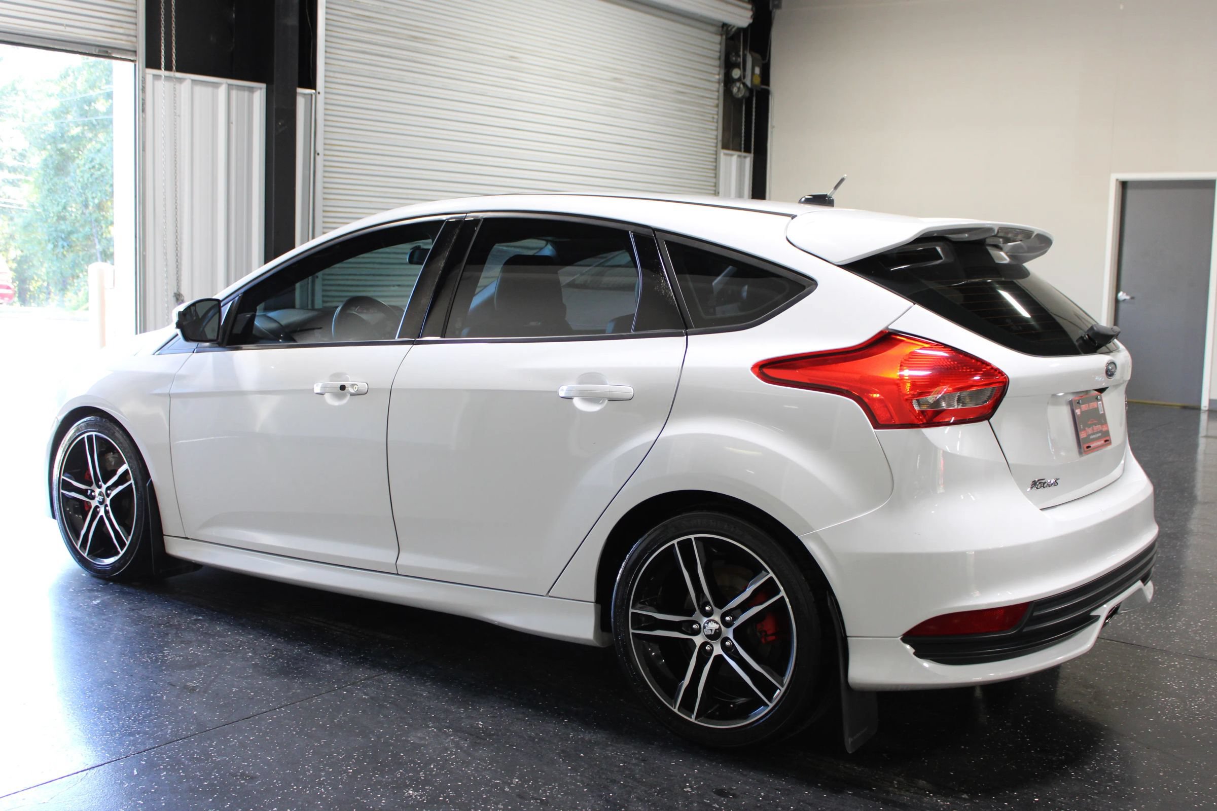 Used 2015 Ford Focus ST w/ Equipment Group 401A FWD image 5