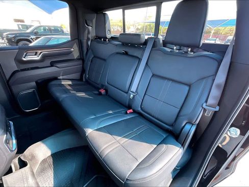 Used 2025 Chevrolet Silverado 1500 High Country w/ High Country Premium Package AWD/4WD image 21
