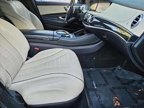 Used 2017 Mercedes-Benz S 550 Sedan image 20