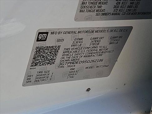 Certified 2025 GMC Sierra 1500 SLT RWD image 23