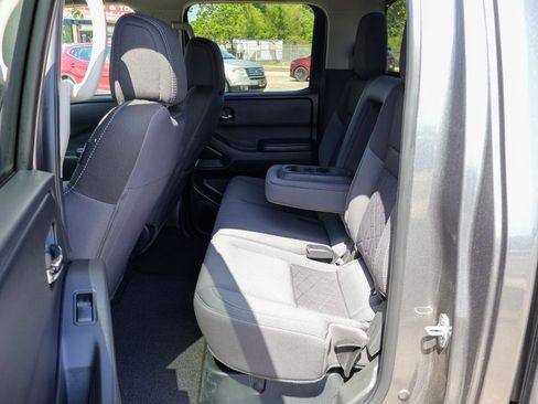 Used 2025 Nissan Frontier SV RWD image 9