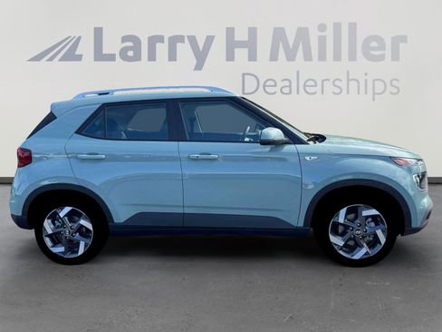 New 2026 Hyundai Venue SEL FWD image 9