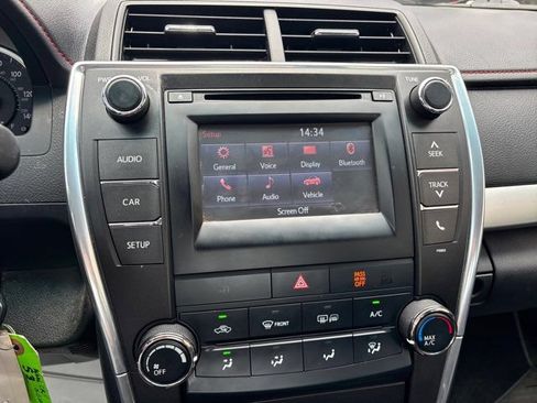 Used 2015 Toyota Camry SE FWD image 23