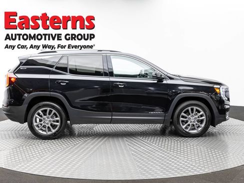 Used 2024 GMC Terrain SLT AWD/4WD image 4