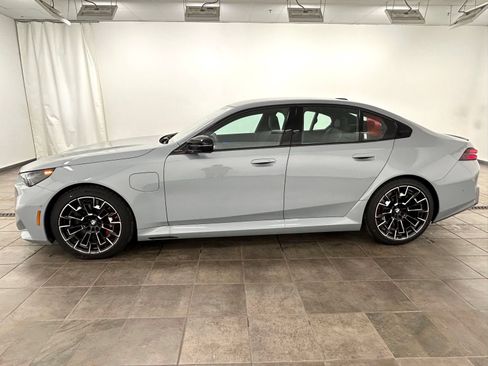 New 2026 BMW M5 w/ Executive Package AWD/4WD image 3