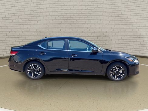 Used 2024 Nissan Sentra SV FWD image 4