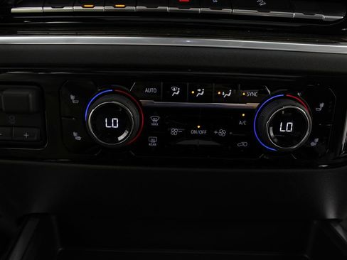New 2026 Chevrolet Silverado 1500 LT Trail Boss w/ LT Trail Boss Premium Package AWD/4WD image 7