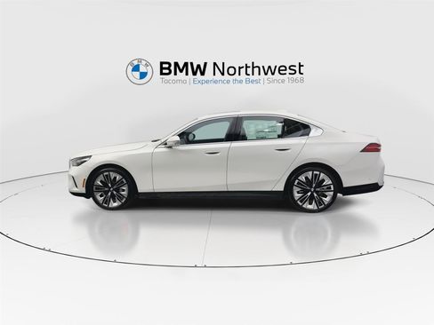 New 2026 BMW 530i xDrive w/ Convenience Package image 11