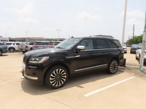 Used 2022 Lincoln Navigator Black Label AWD/4WD image 2