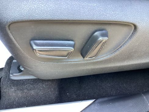 Used 2023 Toyota Highlander LE FWD image 26