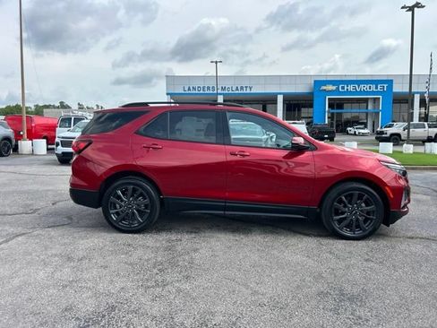 Used 2022 Chevrolet Equinox RS w/ RS Leather Package FWD image 2