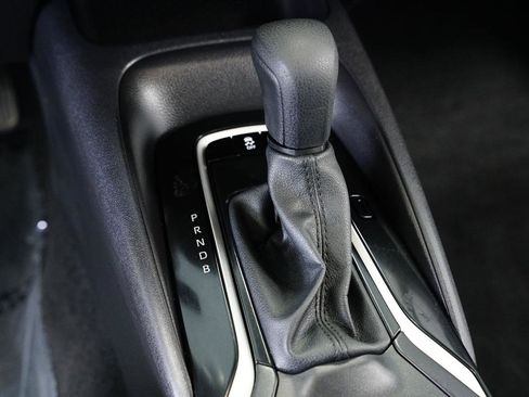 Used 2025 Toyota Corolla LE image 19