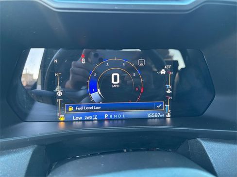 Used 2023 Chevrolet Colorado Trail Boss image 26