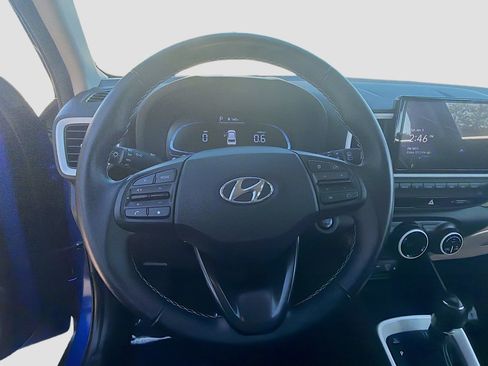 Used 2024 Hyundai Venue Limited image 10