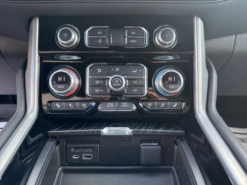 Used 2021 GMC Yukon Denali w/ Denali Ultimate Package image 24