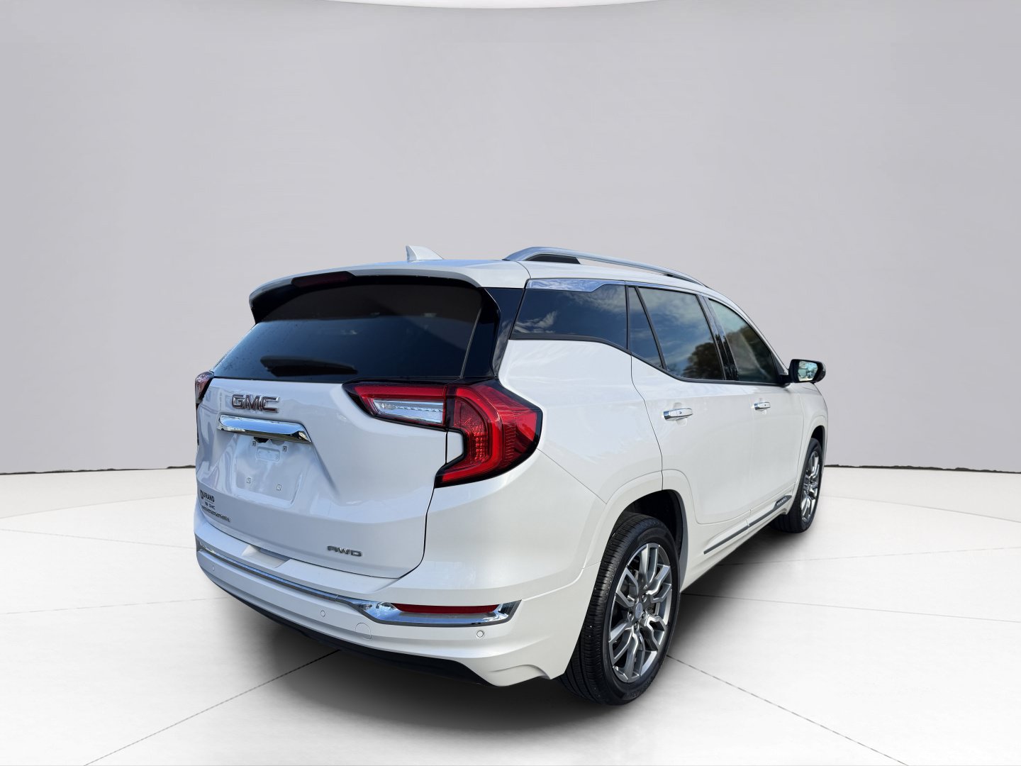 Used 2024 GMC Terrain Denali w/ LPO, Floor Liner Package AWD/4WD image 5