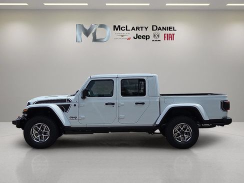 New 2026 Jeep Gladiator Rubicon AWD/4WD image 3