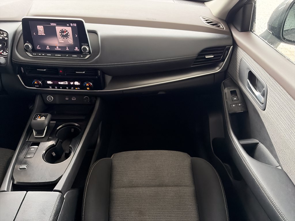 Used 2023 Nissan Rogue SV FWD image 31