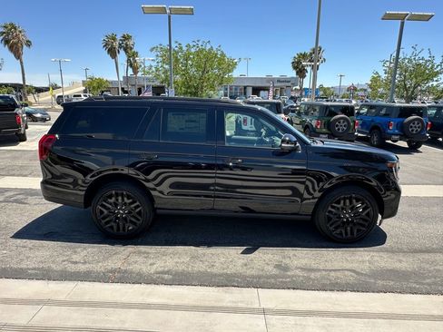 New 2026 Ford Expedition Platinum w/ Stealth Performance Package AWD/4WD image 9