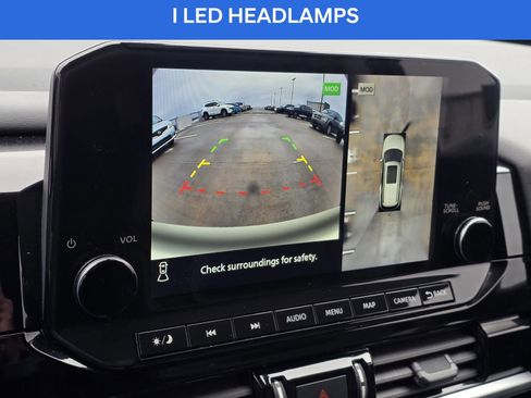 Used 2025 Nissan Pathfinder SL image 24