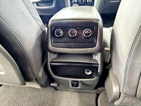 Used 2016 Chevrolet Traverse LT w/ Style and Technology Package image 34
