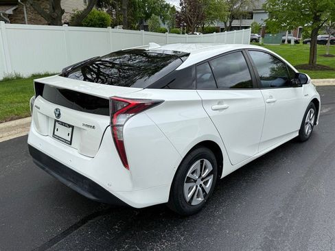 Used 2018 Toyota Prius Four FWD image 6