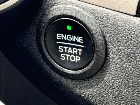 Certified 2022 Ford Escape SE FWD image 25