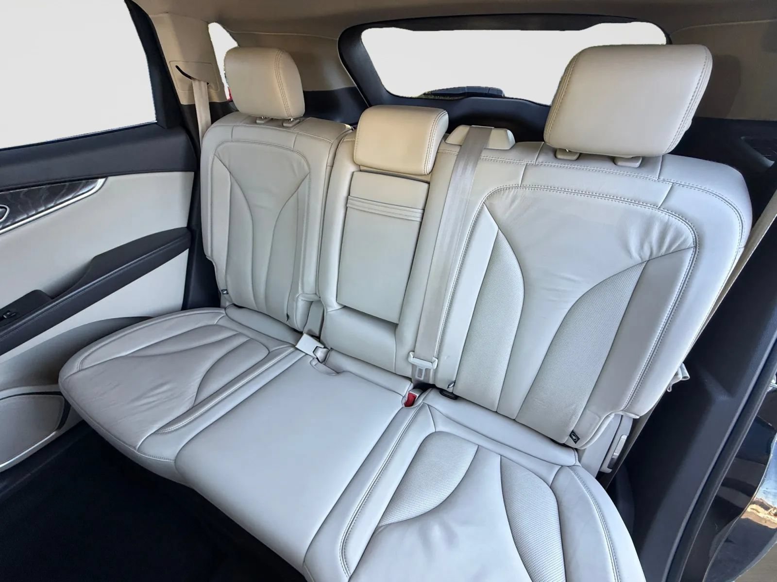 Used 2017 Lincoln MKX Select w/ Select Plus Package AWD/4WD image 15