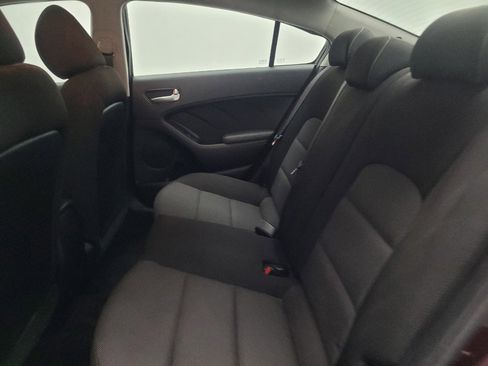 Used 2017 Kia Forte LX image 18