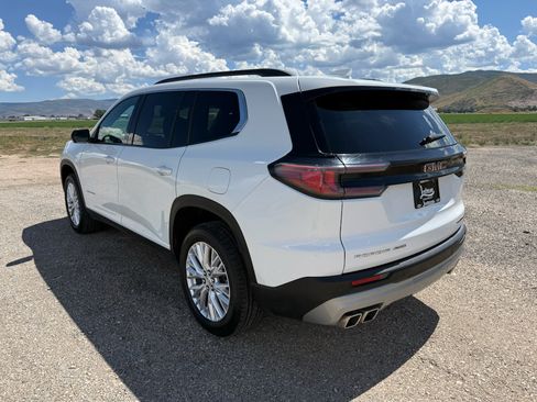Used 2024 GMC Acadia Elevation AWD/4WD image 5