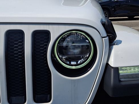 Used 2021 Jeep Wrangler Unlimited Sahara AWD/4WD image 9